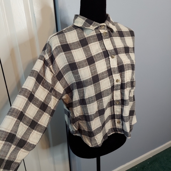 American Eagle Plaid Cropped Button-Down Top Size Medium - Picture 4 of 11